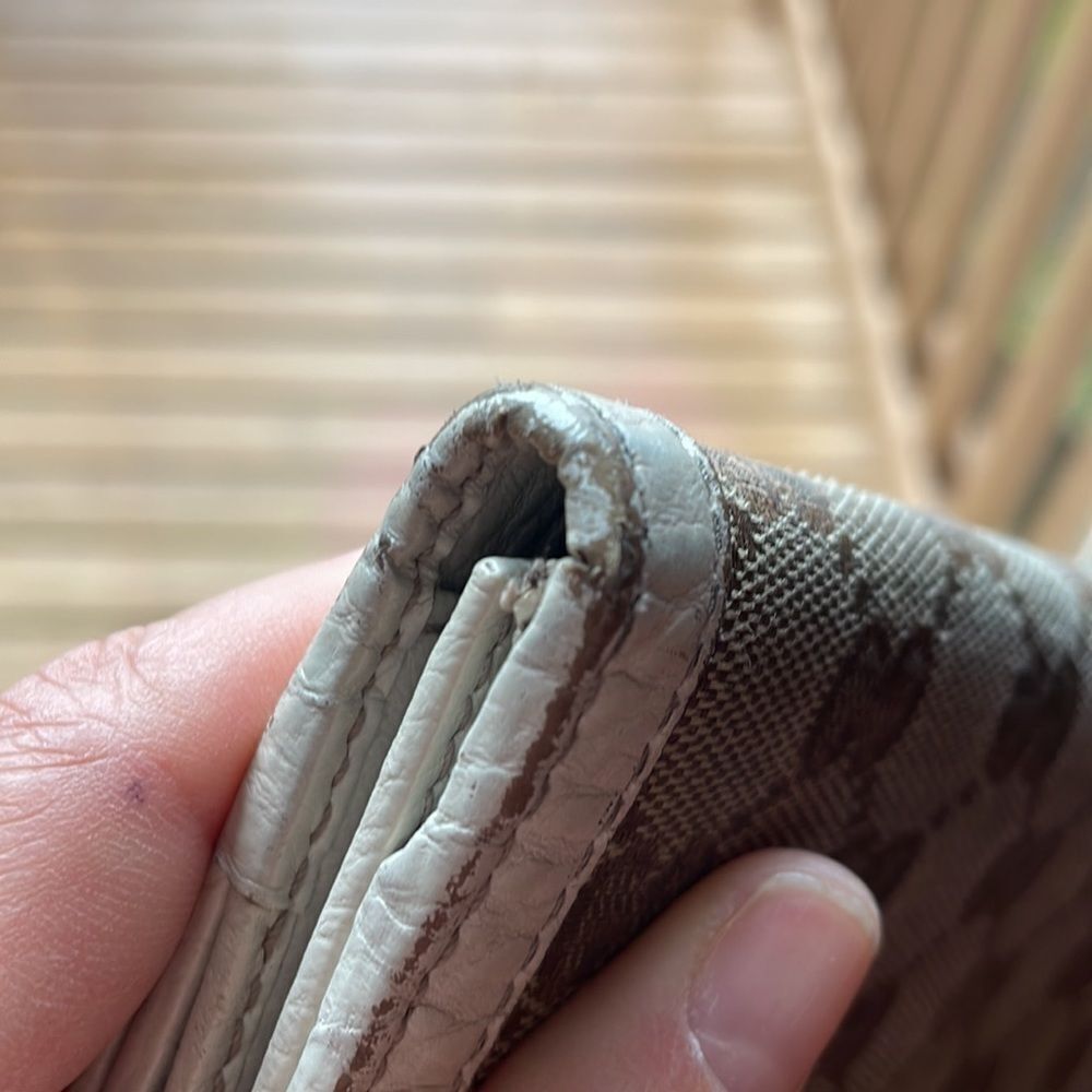 Gucci woman’s canvas and cream leather wallet - Picture 8 of 16